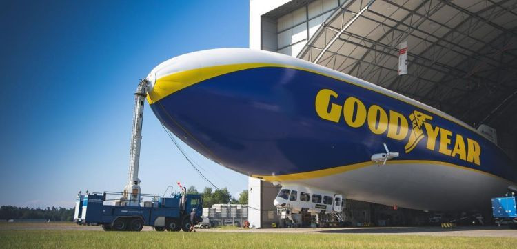 blimp aeronave goodyear zeppelin