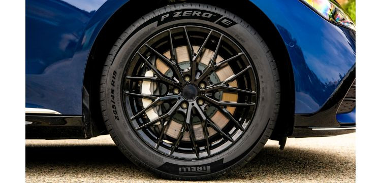 Pirelli P Zero E