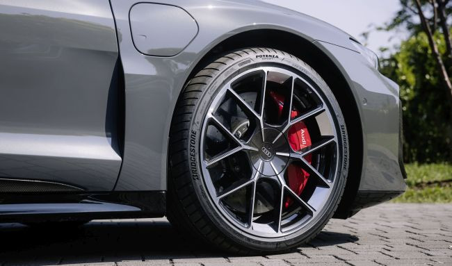 Potenza Sport A Bridgestone Audi e tron GT 2