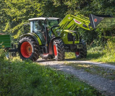 Claas Arion 450 Vredestein Traxion 70 2